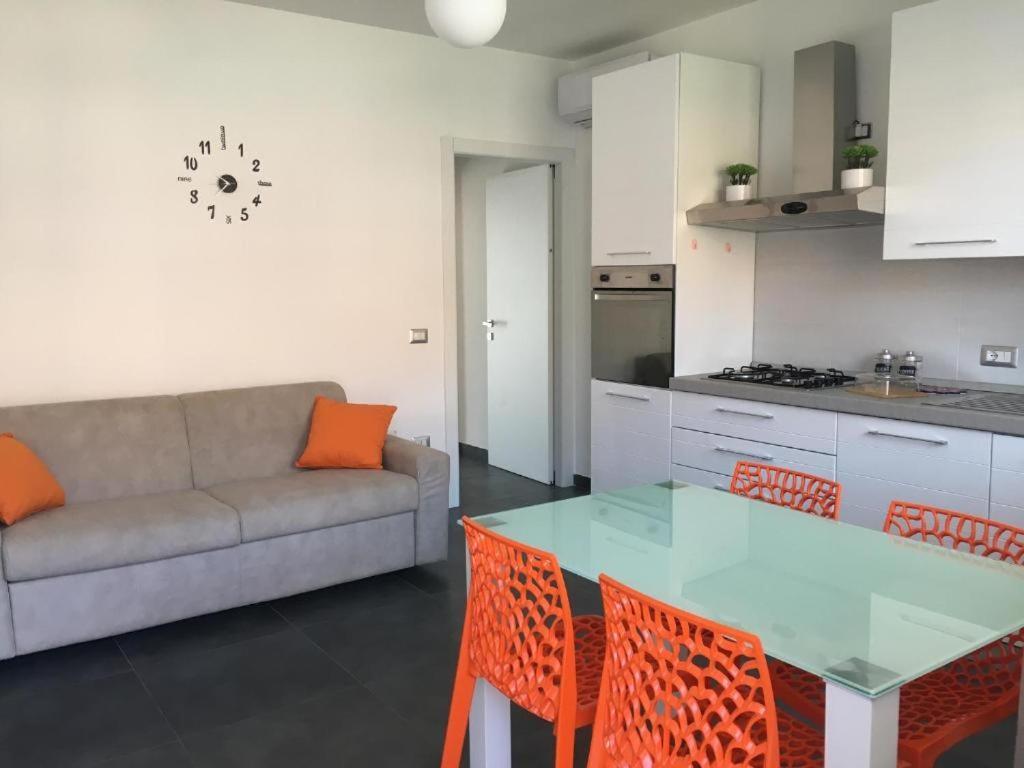Casa Vacanza Colors Porto Torres Exterior photo